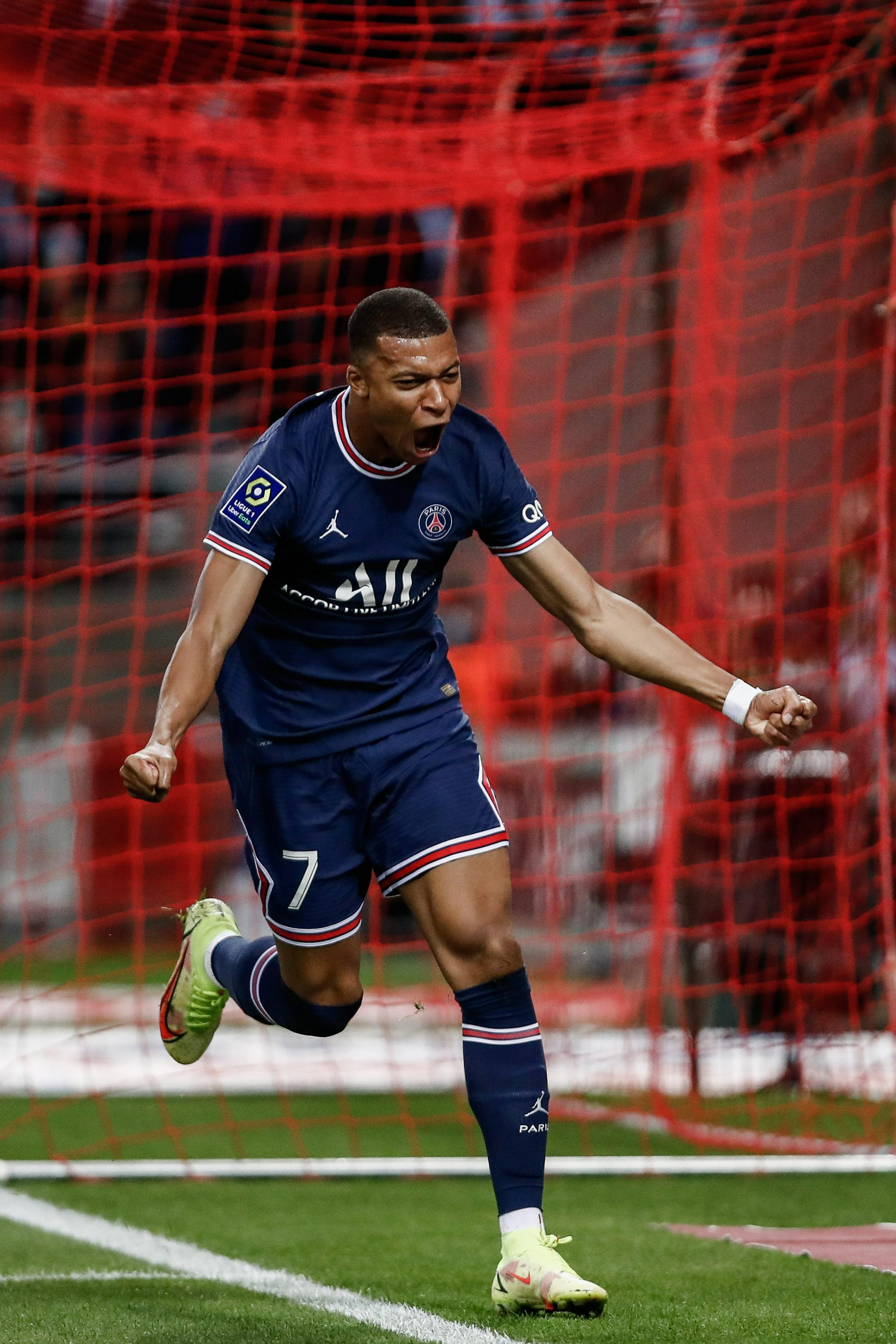 范戴克：伊萨克加入球队以来过得不轻松，但他的能力有目共睹（范戴克：伊萨克加盟后并不轻松，但他的实力毋庸置疑）