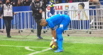 中场核心连续助攻率突破赛季纪录