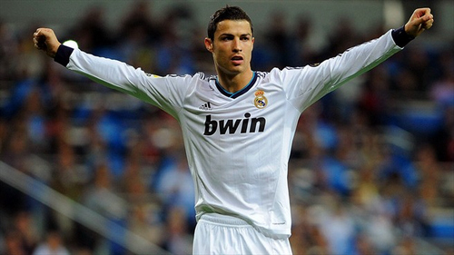 登贝莱包揽2025两大个人荣誉，90后首位金球奖+年度最佳（登贝莱横扫2025双料个人大奖，成90后首位金球得主并加冕年度最佳）