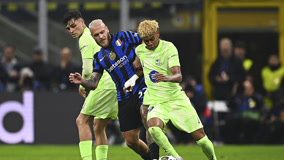 德甲2025年度积分榜：拜仁仅1负34轮轰107球，积87分比第2多21分（2025德甲积分榜：拜仁34轮仅1败狂轰107球，87分甩开第二名21分）