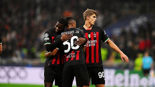 官方：因对裁判拉眼角，全北助教被禁赛五场并罚款两千万韩元（官方通报：全北助教因对裁判做出拉眼角手势，禁赛5场并罚款2000万韩元）