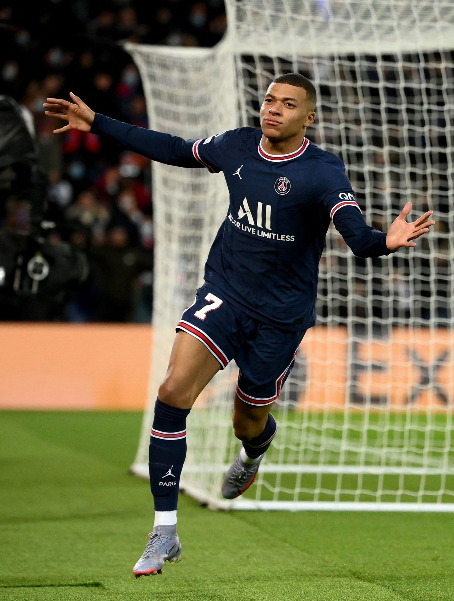 土耳其足协：恰尔汗奥卢因伤退出国家队，两名U21进入名单（土耳其足协通报：恰尔汗奥卢伤退，U21两将递补入选）