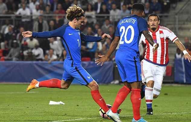 天空：谢什科在对热刺的比赛中膝盖受伤，将至少伤缺一个月（天空体育：谢什科对阵热刺膝盖受伤，至少缺阵一个月）