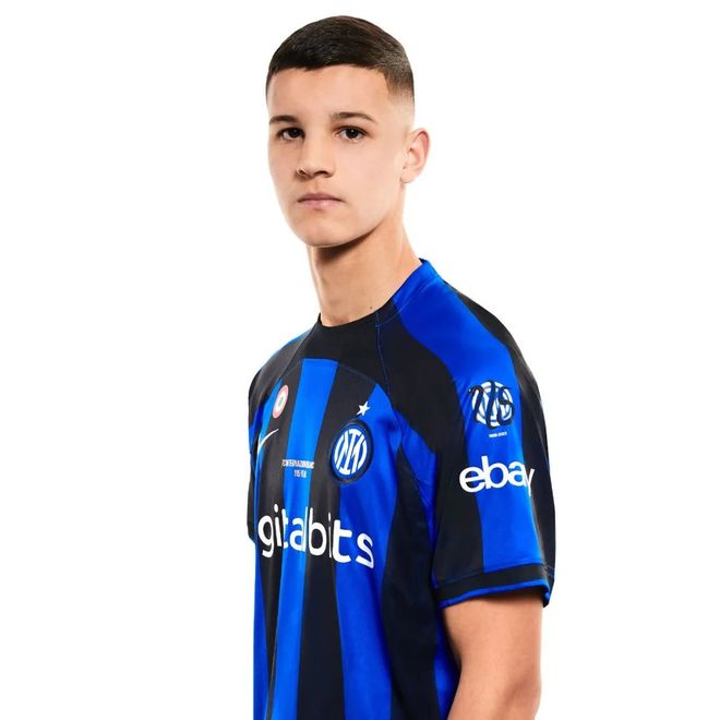 海廷加：奥斯梅恩和伊布、德罗巴一样强大，始终是一个威胁