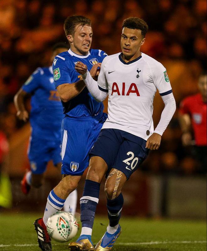 官方：荷兰队后卫哈特曼因病退出集训，不会随队出战波兰