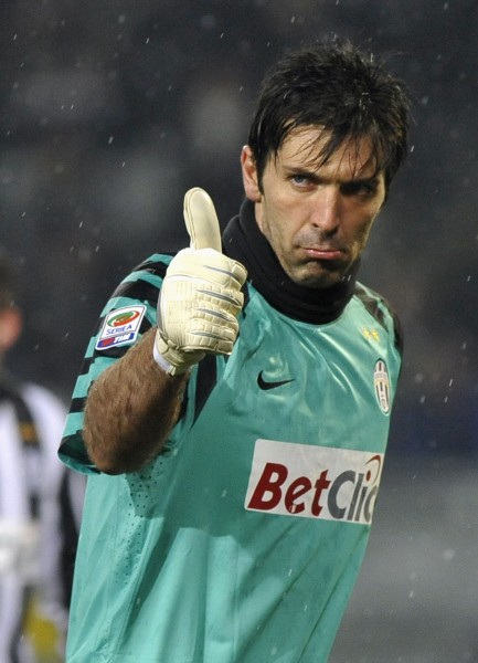 拜仁慕尼黑主场轻取勒沃库森