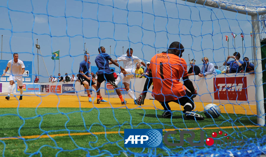 非洲杯半场：拉希米点球被扑失良机，摩洛哥暂0-0科摩罗（非洲杯半场战报：拉希米点球遭扑，摩洛哥与科摩罗互交白卷）