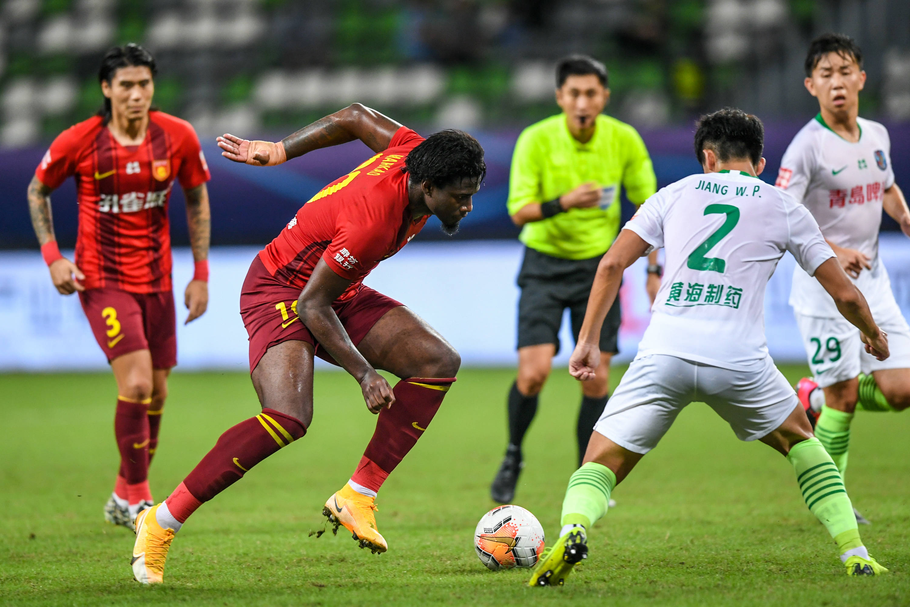 范戴克：赢球的感觉真好；我没有资格评判萨拉赫是否该道歉