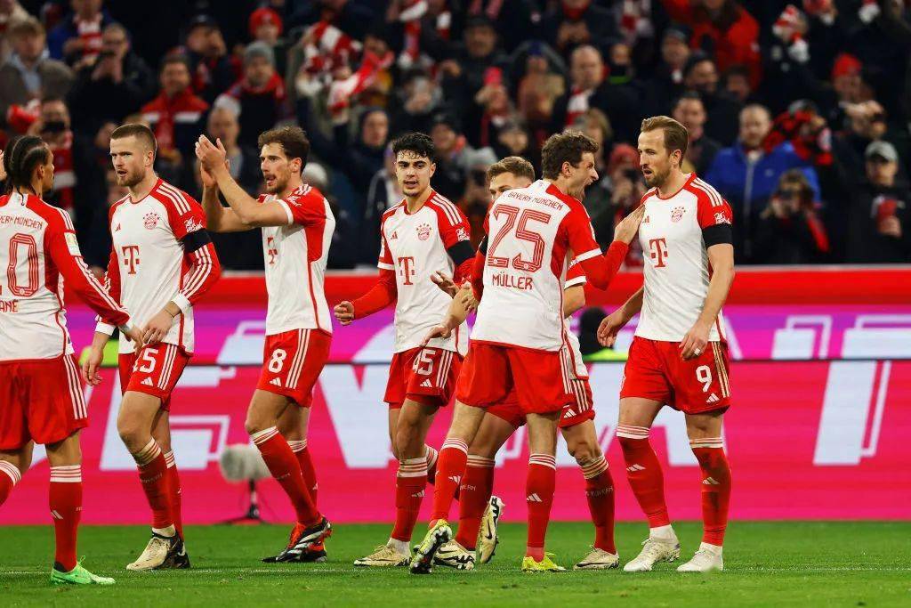 阿斯：费内巴切已与莱万初步接触，提供的一年半合同报价被拒