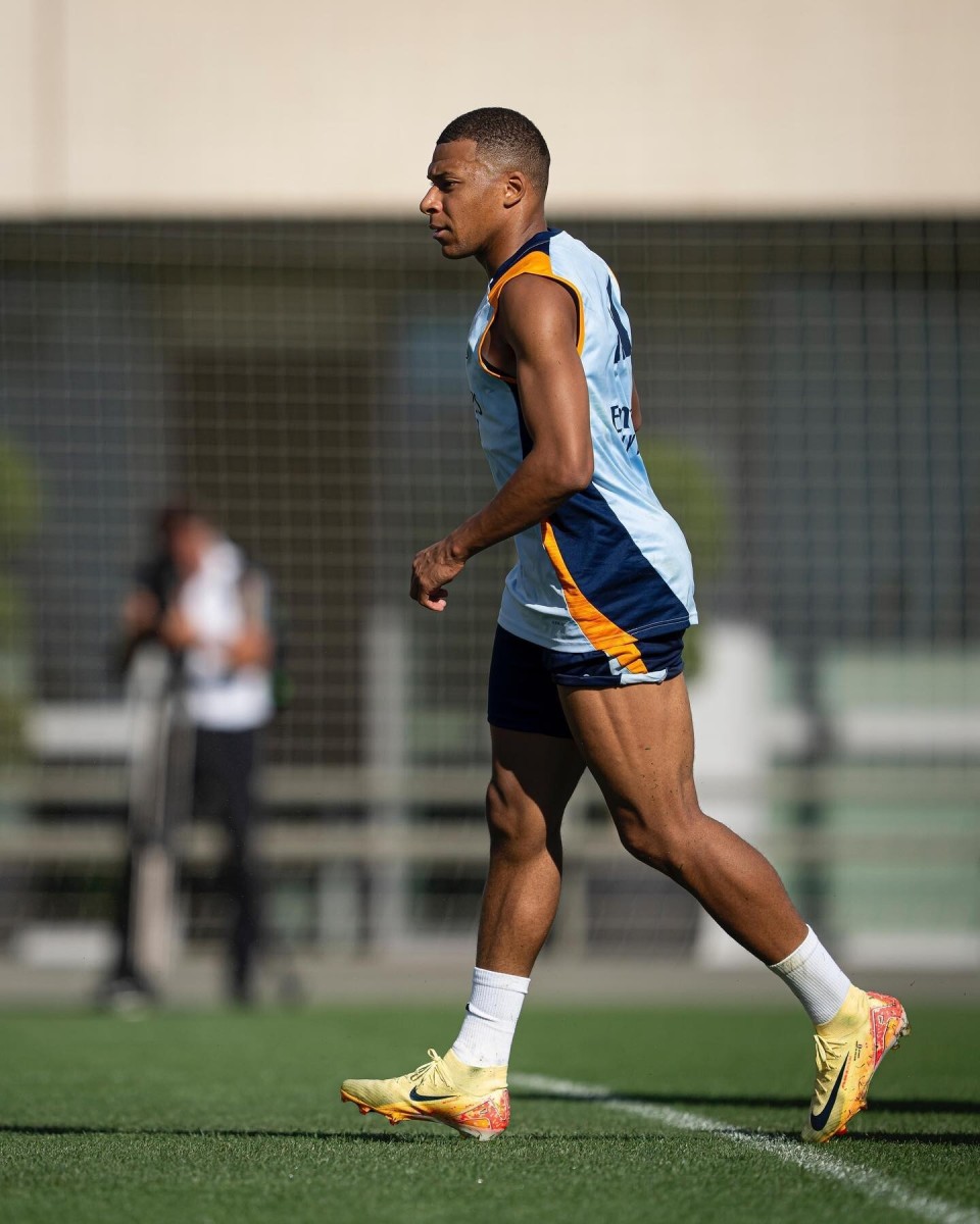 超高效率！里夫斯15投12中砍下38分8篮板